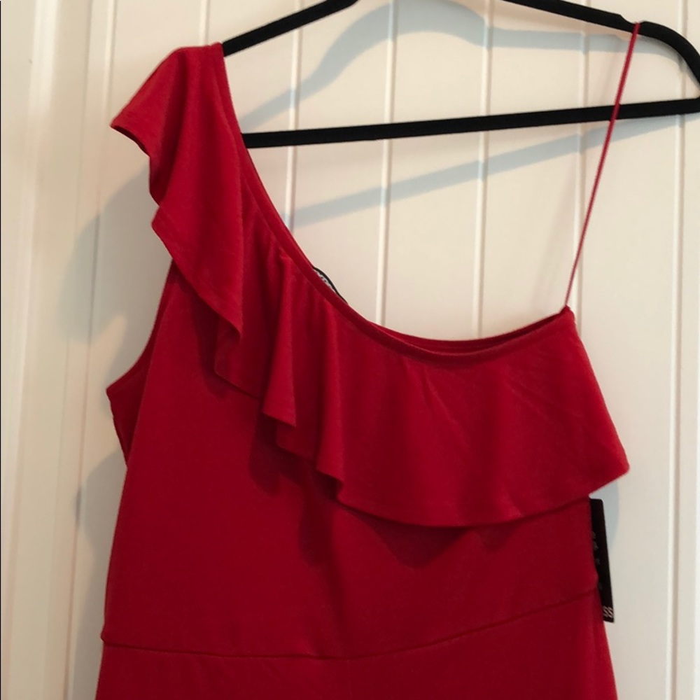 NWT Express Ruffle One Shoulder Red Romper - Picture 3 of 8
